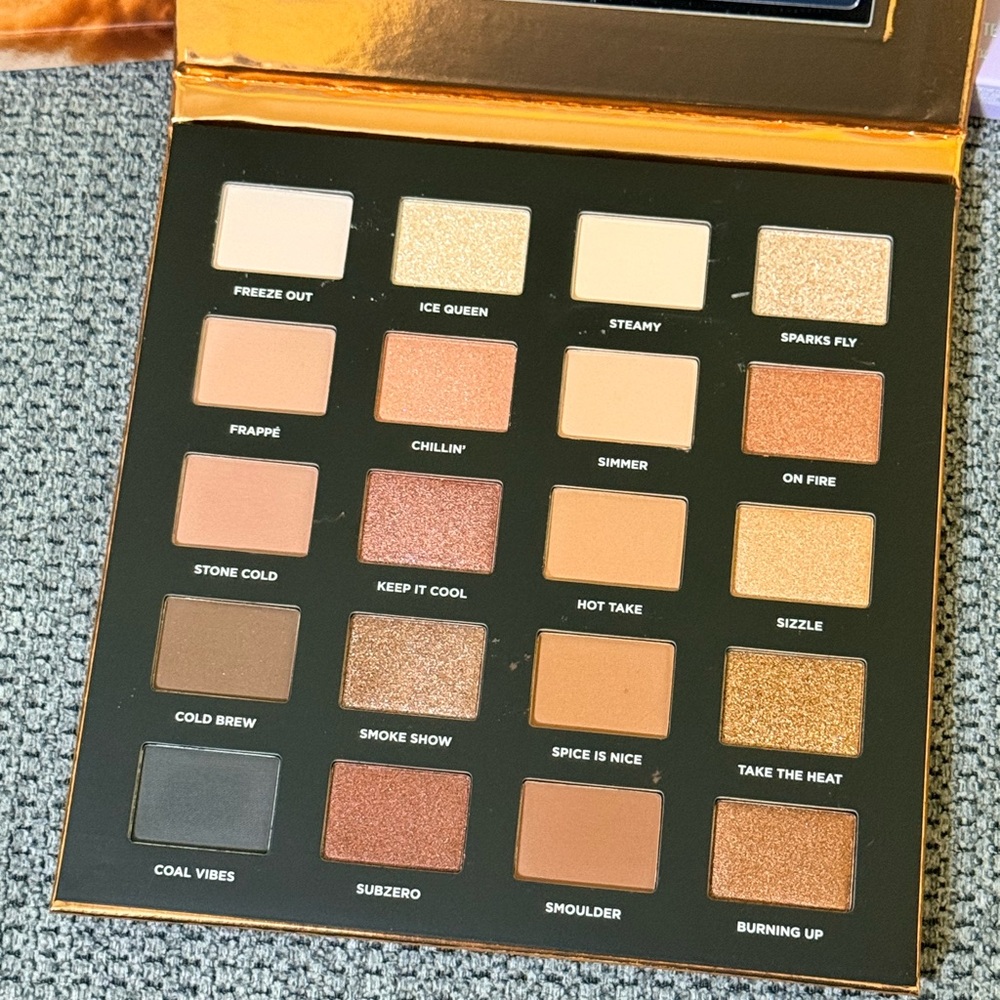 ICONIC London. - Glogirl - Pretty Magic Eyeshadow Palette BUNDLE MSRP $121